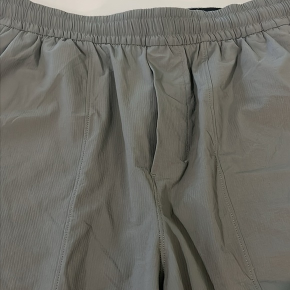 Lululemon Men’s Shorts, Size M - Picture 2 of 8